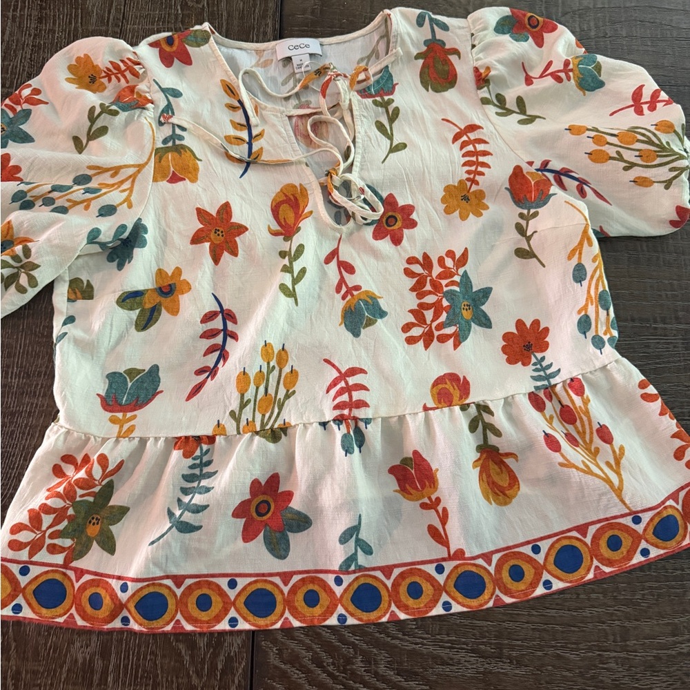 Women’s Cece Cream Floral Peasant Top medium. Boho folk
